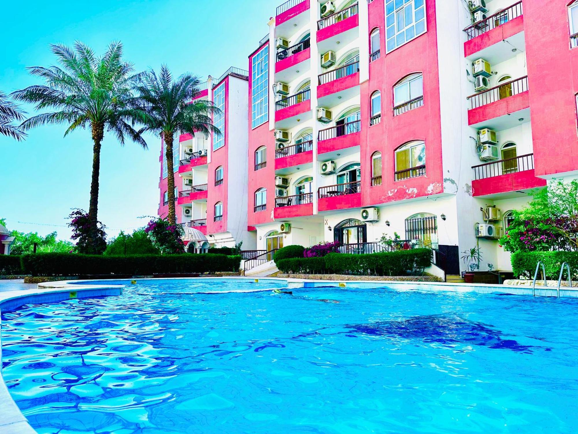 Desert Pearl Apartment Hurghada Bagian luar foto