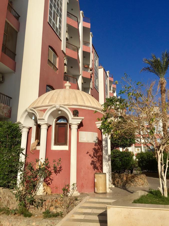 Desert Pearl Apartment Hurghada Bagian luar foto