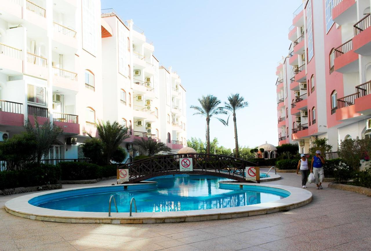 Desert Pearl Apartment Hurghada Bagian luar foto